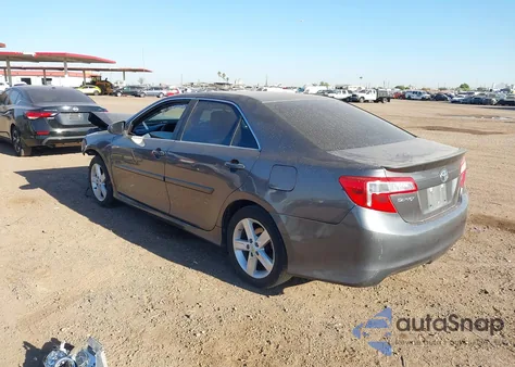 2013 Toyota Camry Se z USA, uszkodzony, nr VIN 4T1BF1FK3DU280481